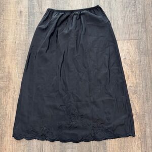 Vintage Natori Womens Small Black Floral Embroidered Scalloped Hem Slip Skirt‎